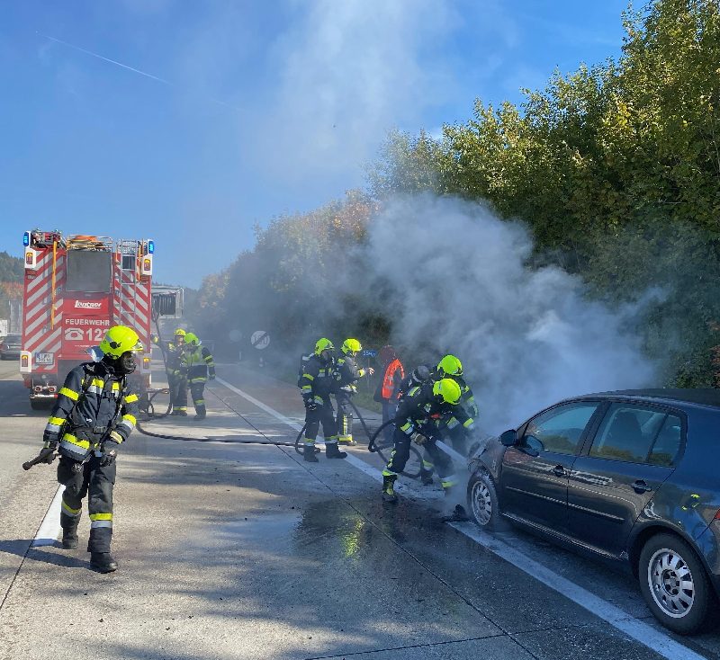 Brand und Verkehrsunfall am Autobahnknoten Villach (Bild 1)